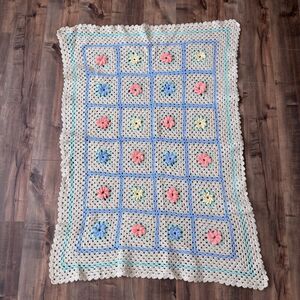 Vintage Handmade 3D Flower Crochet Baby Throw Blanket Afghan 52”x38” Pink Blue
